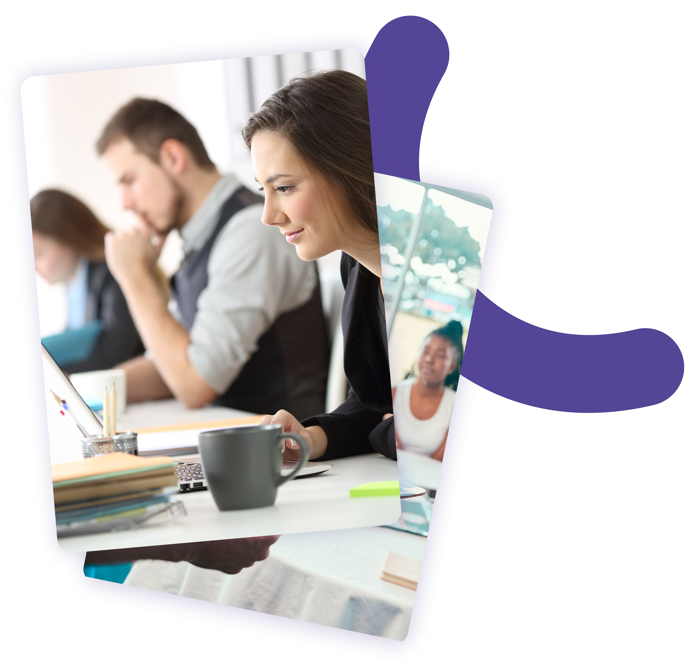 Formatrice animant une session de formation professionnelle en présentiel